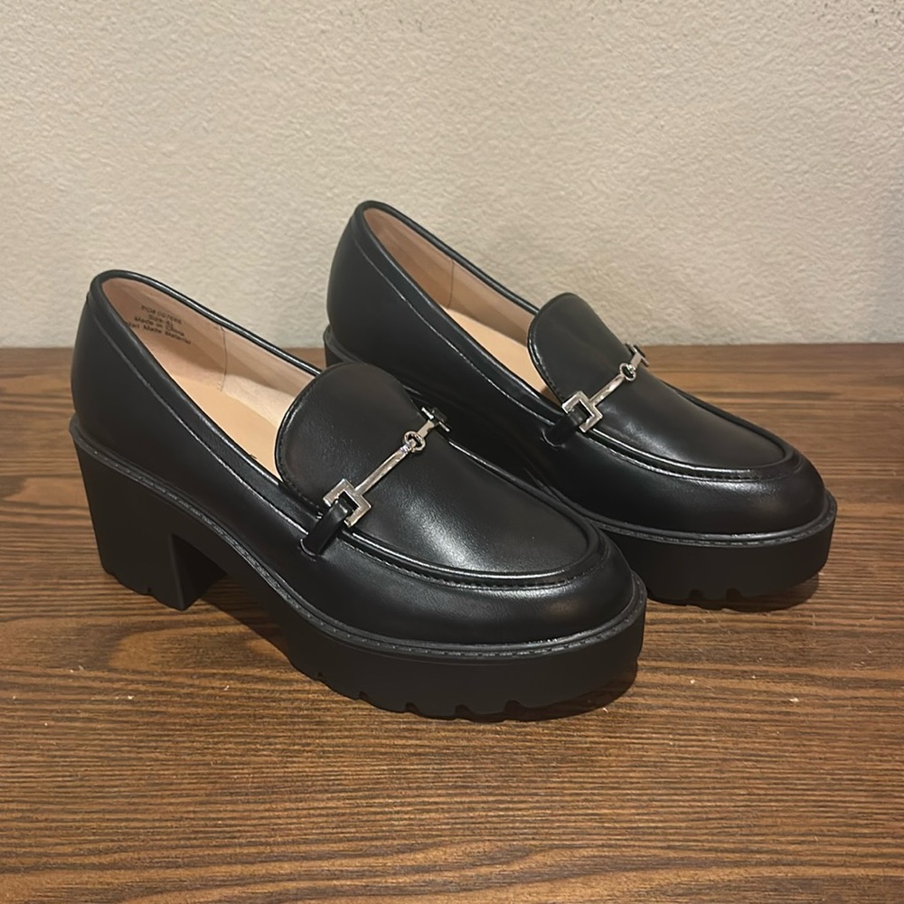 Journee collection. Size 8.5 never worn.